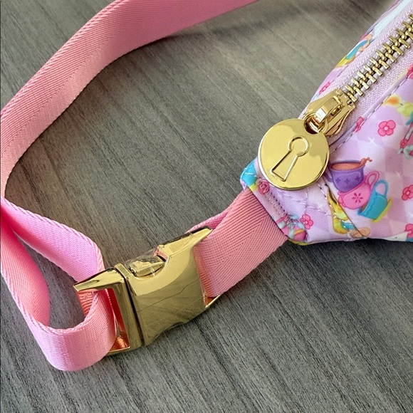 NWOT Stoney Clover Lane Alice in Wonderland Fanny Pack - Picture 2 of 5